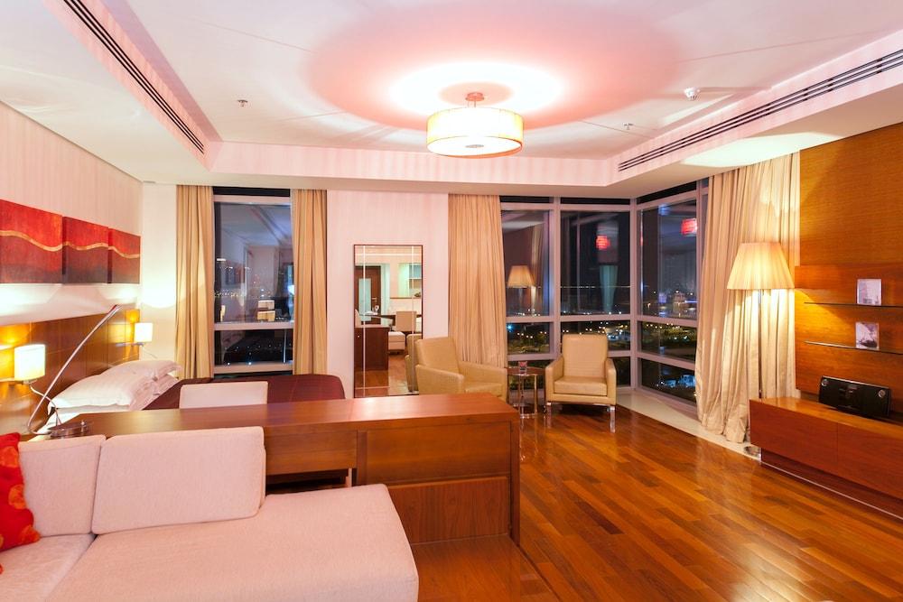 Fraser Suites Doha Exterior photo A suite at the Ritz-Carlton, Dubai