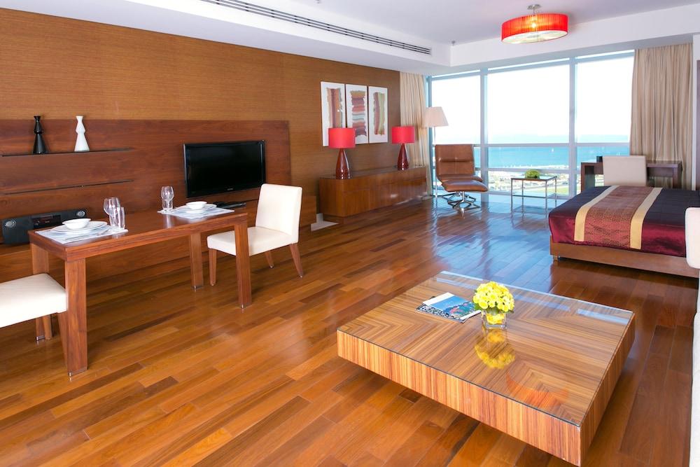 Fraser Suites Doha Exterior photo Suite