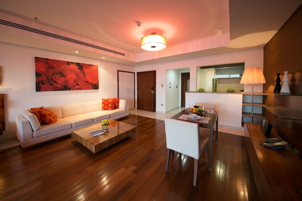 Fraser Suites Doha Exterior photo A living room in a suite at the hotel