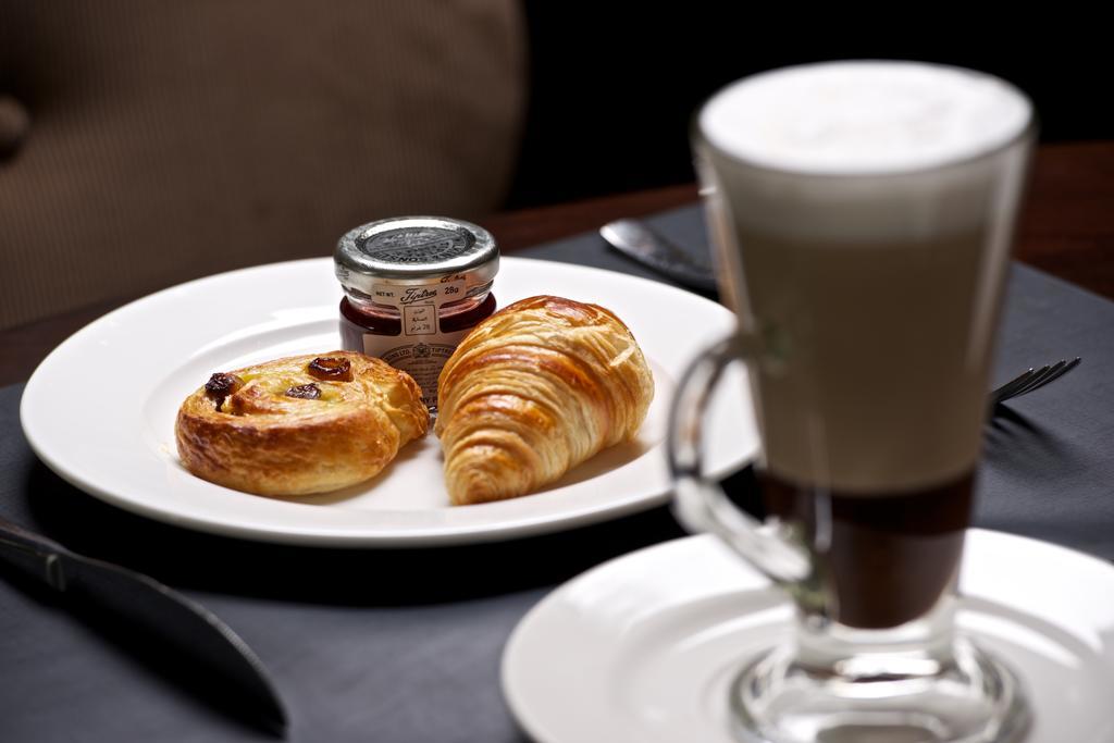 Fraser Suites Doha Exterior photo A cappuccino
